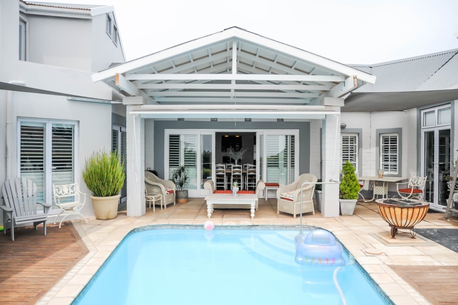 5 Bedroom Property for Sale in Myburgh Park Western Cape